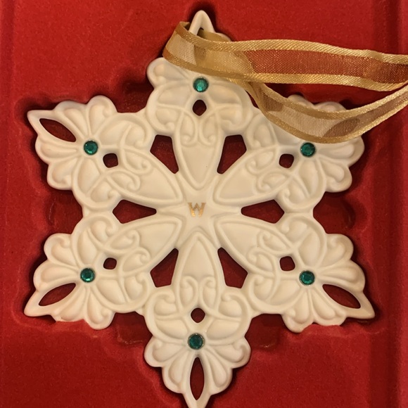 Wedgwood Christmas Tree Star Ornament In Box - Picture 4 of 7